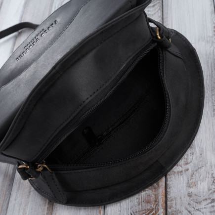 TOREBKA DAMSKA NA RAMIĘ CZARNA SKÓRZANA VINTAGE PAOLO PERUZZI T-92-HBL