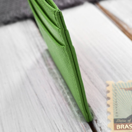 Etui na karty i wizytówki skórzane minimalistyczne praktyczne etui zielone Paolo Peruzzi T-151-GR