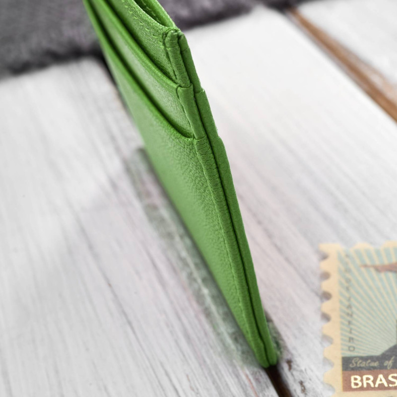 Etui na karty i wizytówki skórzane minimalistyczne praktyczne etui zielone Paolo Peruzzi T-151-GR