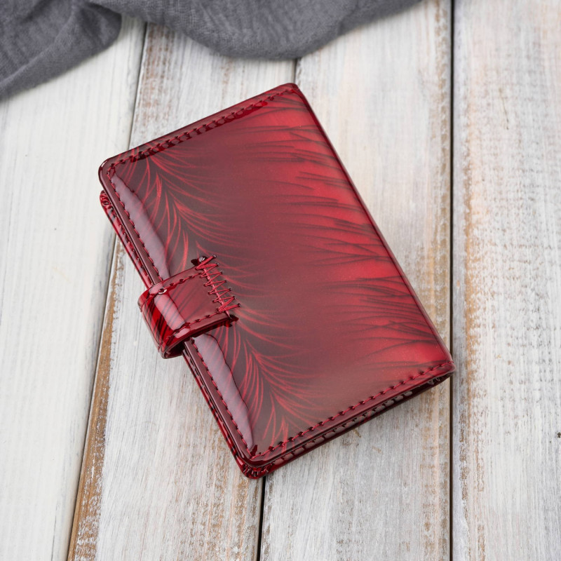 Skórzane etui na karty czerwone lakierowane SP-15-RRD