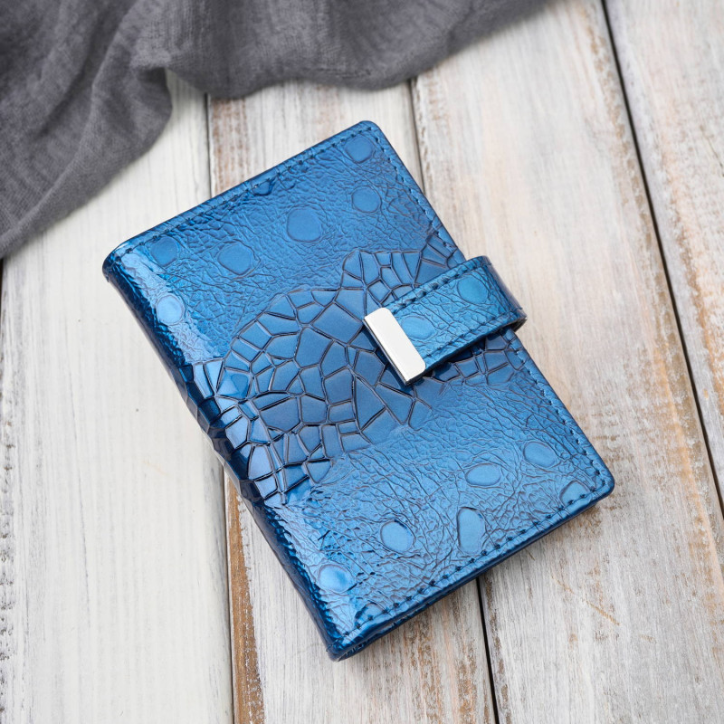 Skórzane granatowe etui na karty lakierowane SP-15-DB