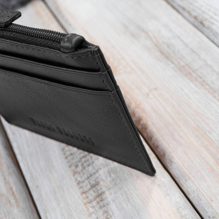 Skórzane etui na karty z kieszonką na suwak RFID czarne Paolo Peruzzi