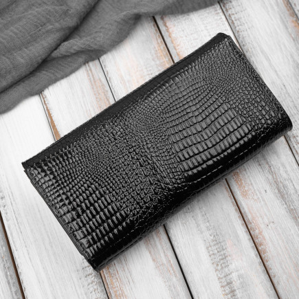Portfel damski skórzany lakierowany czarny croco SP-16-CBL – elegancki portfel z tłoczeniem