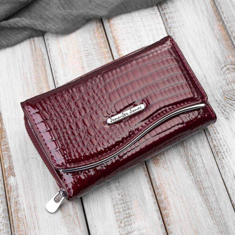 Portfel damski skórzany lakierowany croco burgundowy SP-24-CBGD – elegancki portfel z tłoczeniem