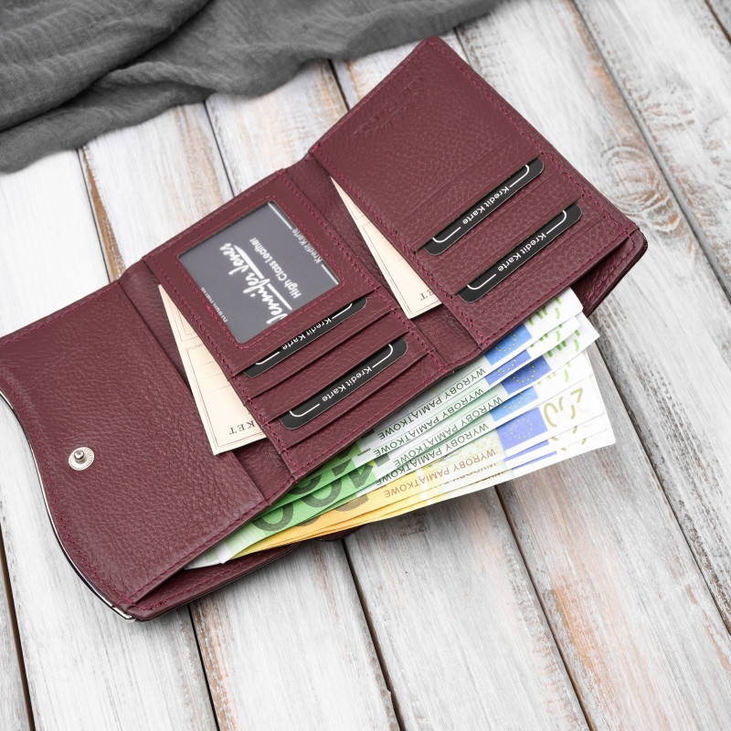 Portfel damski skórzany lakierowany croco burgundowy SP-24-CBGD – elegancki portfel z tłoczeniem