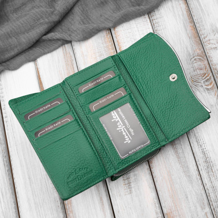 Portfel damski skórzany lakierowany croco zielony SP-24-CGRN – elegancki portfel z tłoczeniem