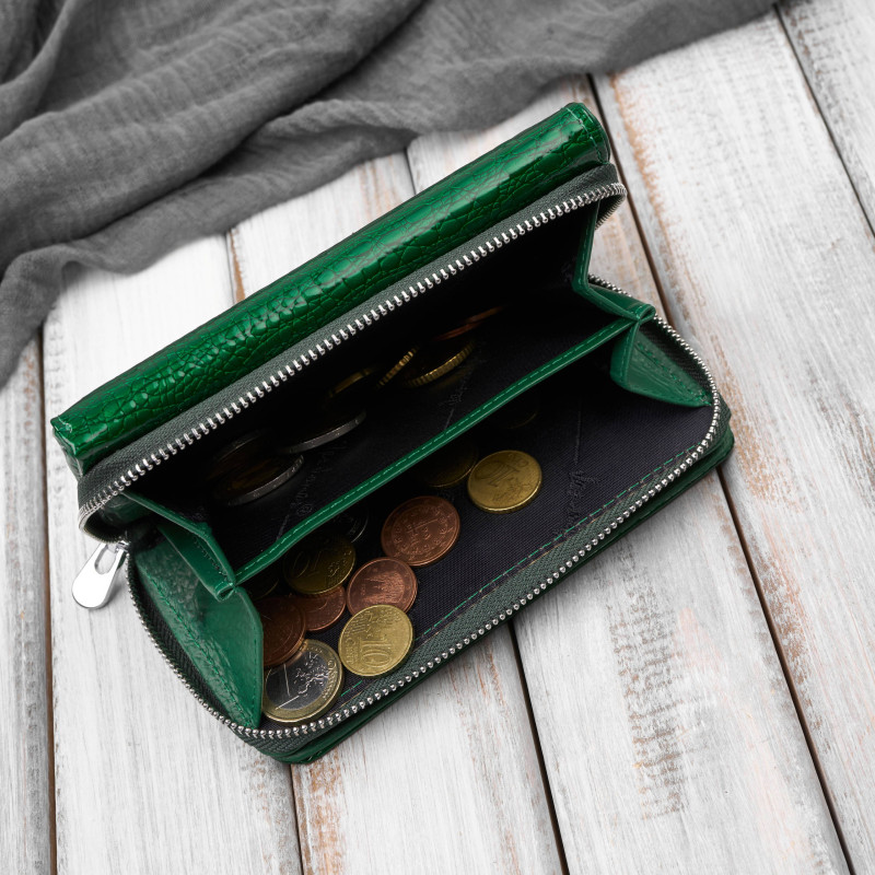 Portfel damski skórzany lakierowany croco zielony SP-24-CGRN – elegancki portfel z tłoczeniem