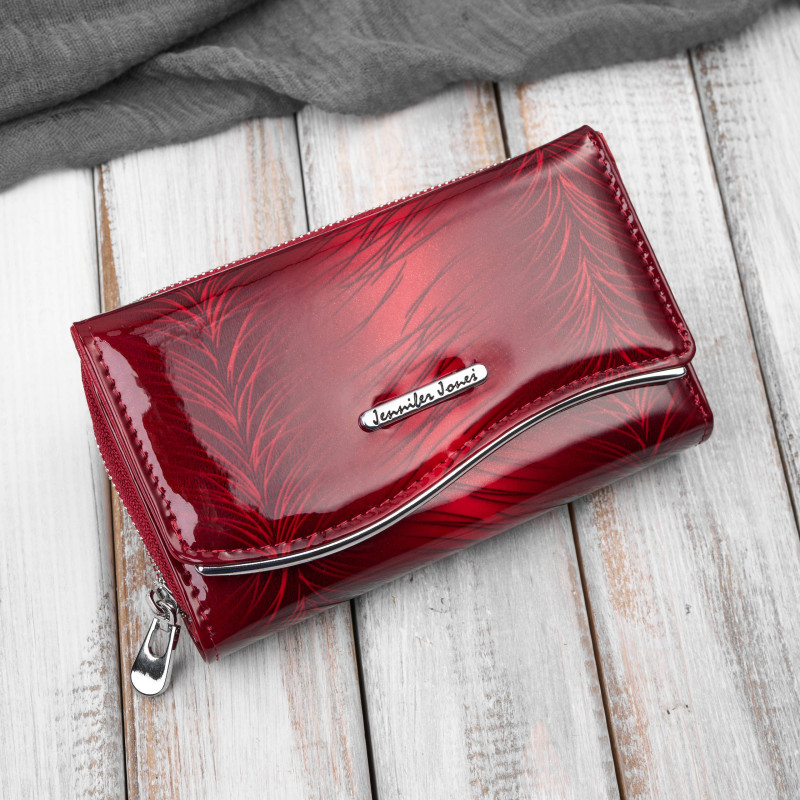 Portfel damski skórzany lakierowany czerwony SP-24-RD – elegancki portfel z roślinnym wzorem
