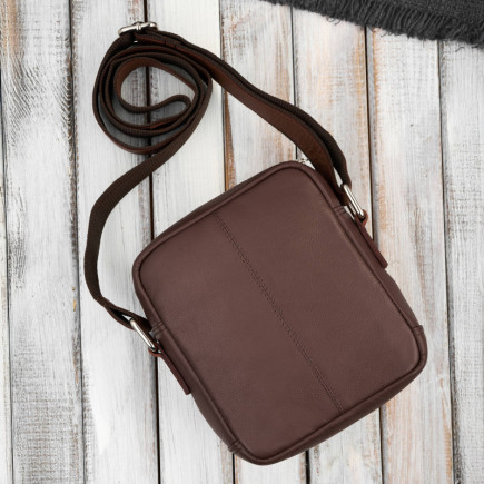 Stylowy zestaw męski Paolo Peruzzi – skórzana saszetka na ramię oraz eleganckie etui na karty.